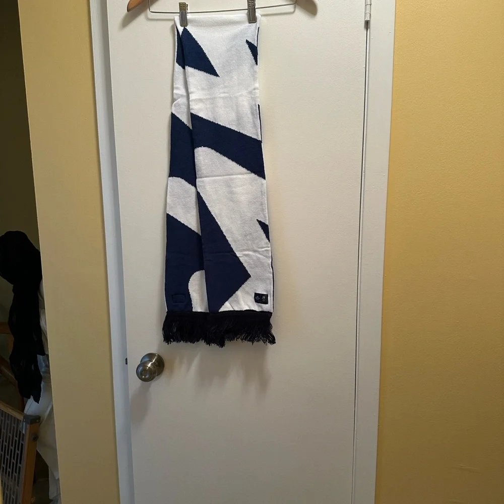 Corona Extra Milano Cortina Navy White Olympic Scarf NWT Geometric Fringe - Picture 2 of 12